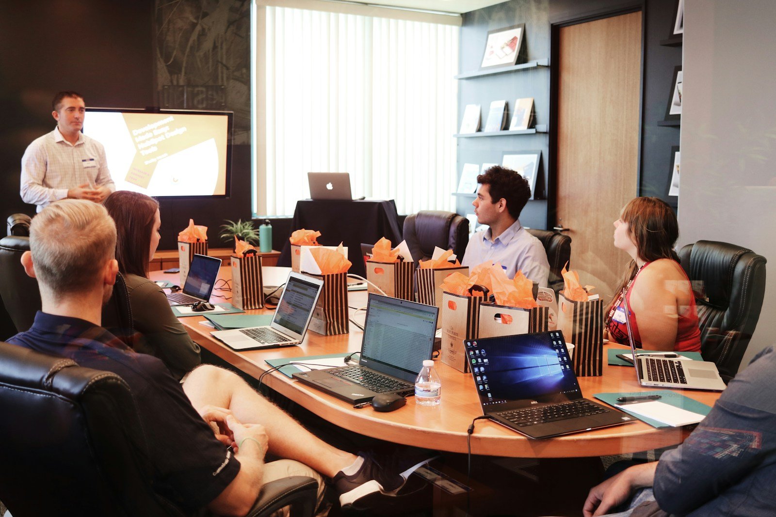 How Women-Owned Companies Can Win Corporate Clients